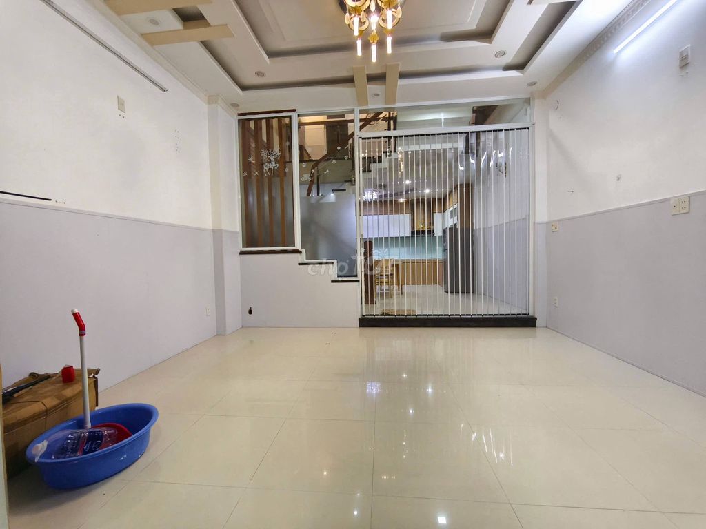 🇻🇳nhà 3 tầng đường phùng chí kiên gần nguyễn sinh sắc