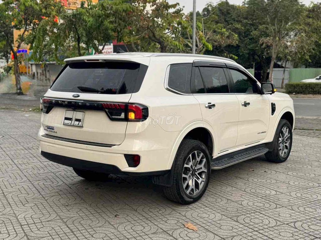 Ford Everest 2022 Titanium 4x2 20.000 km. Mua bán Ô tô tại Quận Tân Bình Tp Hồ Chí Minh được đăng bởi Sài Gòn Ford hình 6