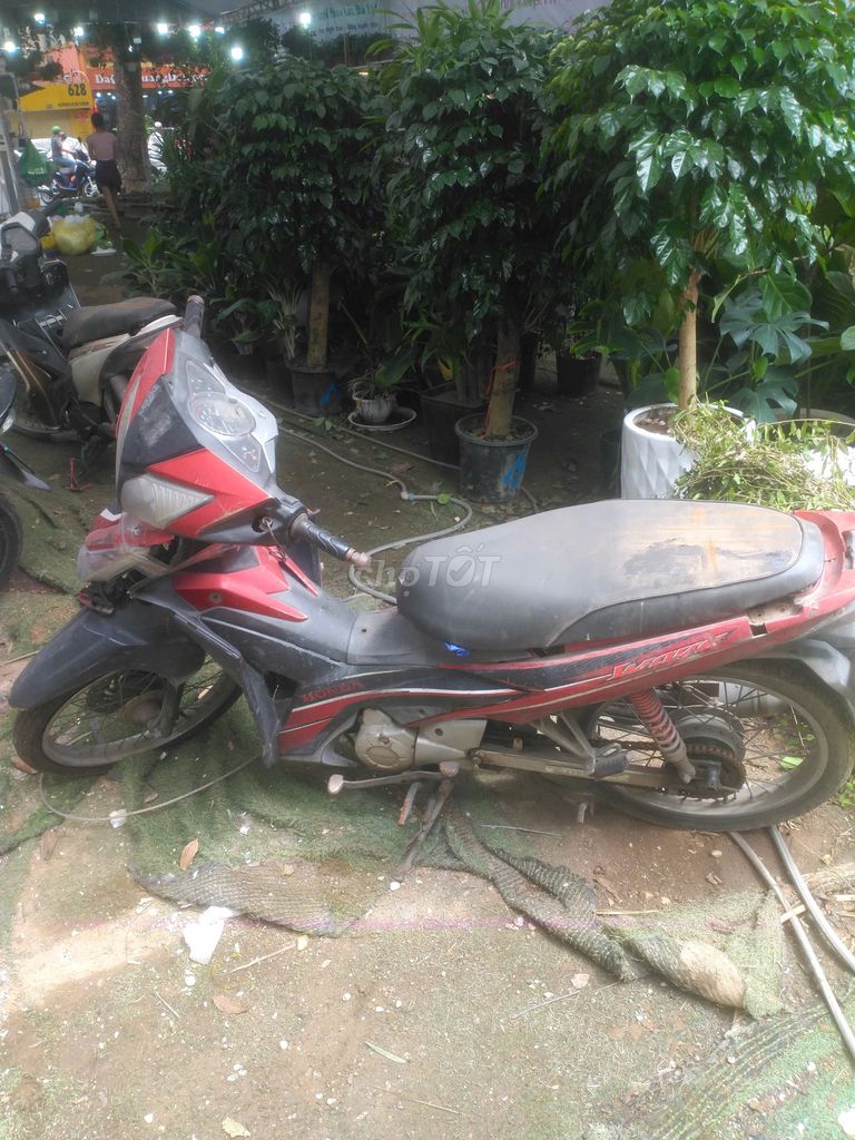 Thanh lý 2 xe Wave RSX đỏ đủ giấy tờ bị hỏng máy. Mua bán Xe máy tại Quận Ba Đình Hà Nội được đăng bởi Cây Cảnh Hà Nội hình 2