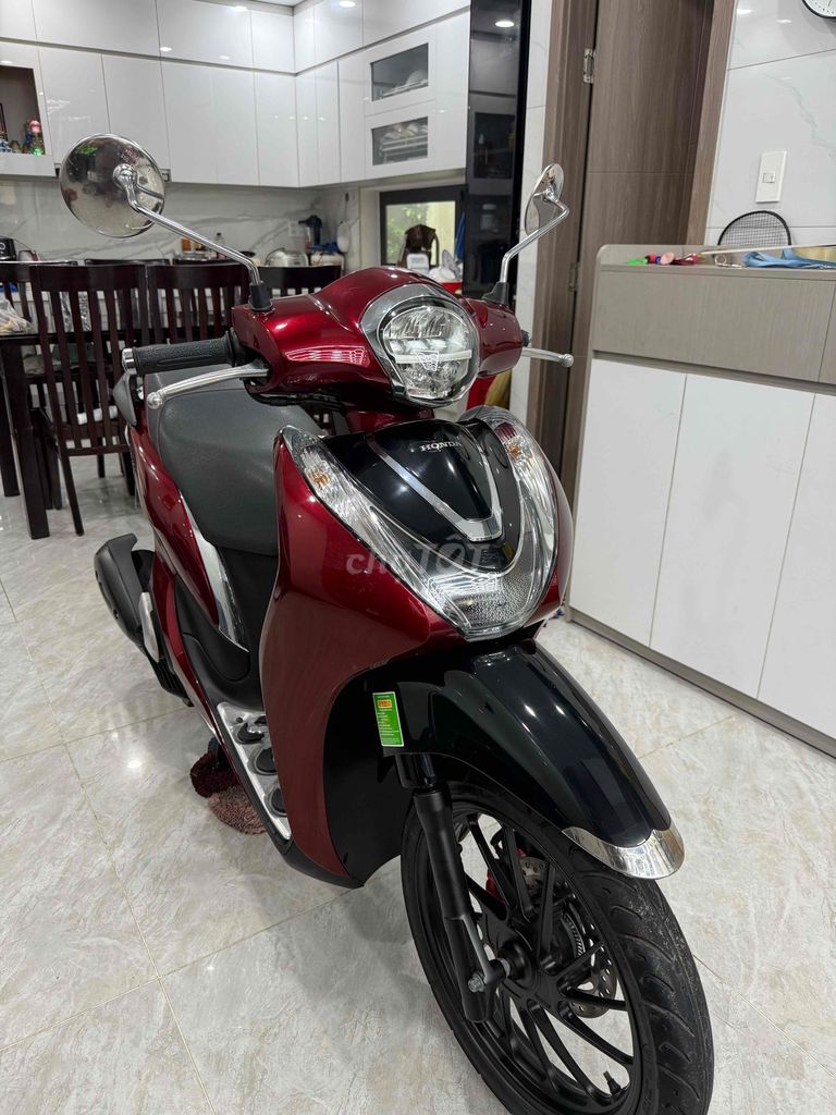 Honda SH Mode 2022 ABS красно-черный