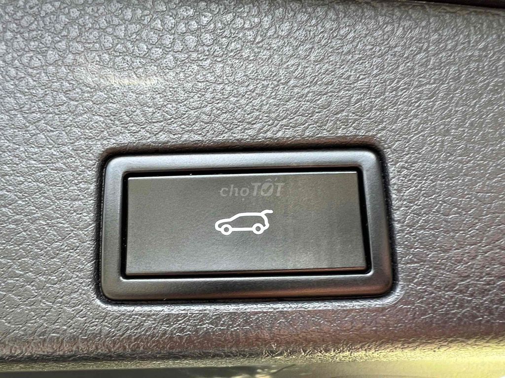 Volkswagen Touareg 2016 GP 3.6 AT 4WD xe rất đẹp. Mua bán Ô tô tại Thành phố Thuận An Bình Dương được đăng bởi Ngọc Hà hình 4