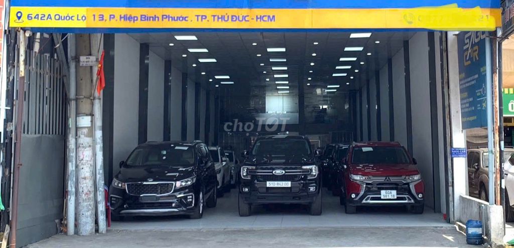 Владелец продал фасад Национальной автомагистрали 13 напротив города Ван Фук размером 8x18 (142 м).