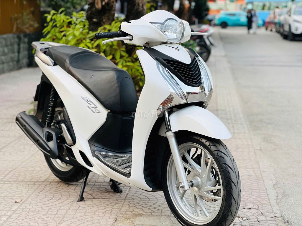 Honda SH 125i Màu TRẮNG  Chính Chủ Biển 29. Mua bán Xe máy tại Quận Nam Từ Liêm Hà Nội được đăng bởi Mai Khánh hình 1