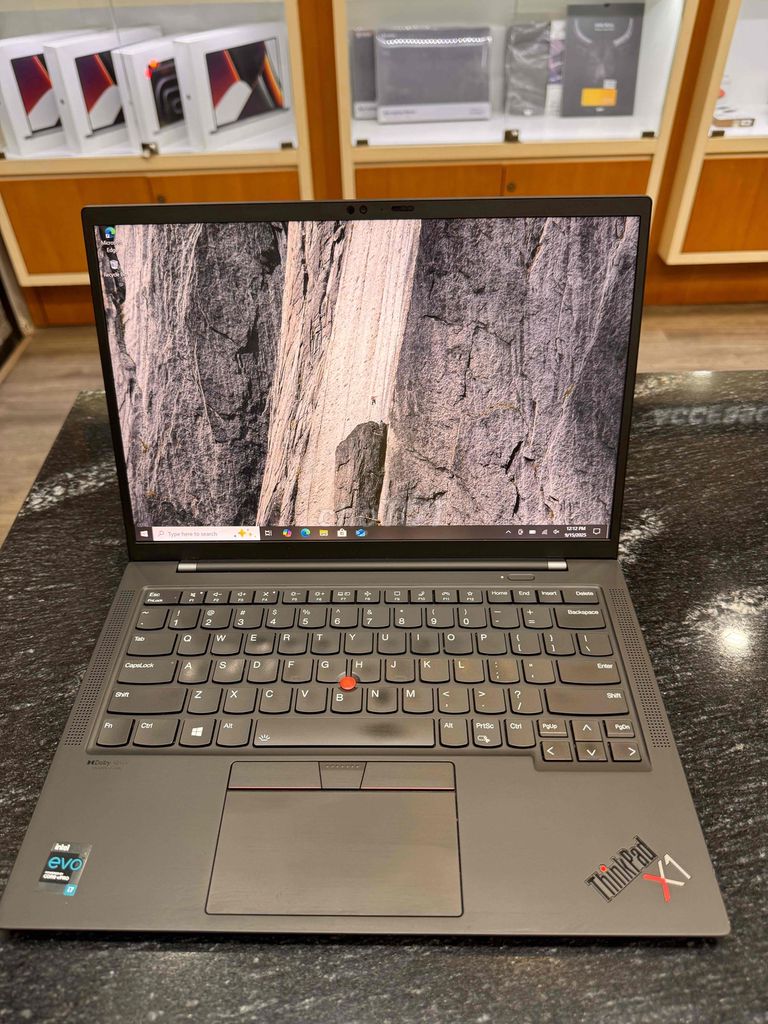 X1 Carbon Gen 9 Core i7 16Gb/256Gb FHD Touch. Mua bán Laptop tại Quận 3 Tp Hồ Chí Minh được đăng bởi TÍNPHÁT Apple hình 1