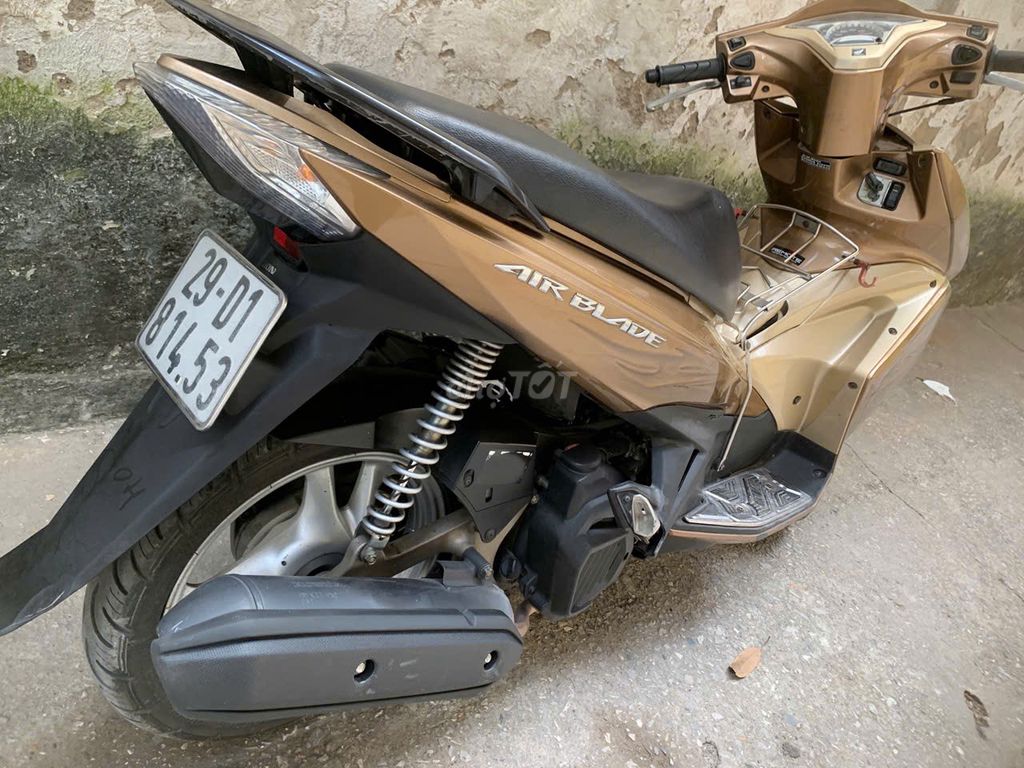 Bán ari blafe125 3d vàng đồng 2016. Mua bán Xe máy tại Quận Hoàng Mai Hà Nội được đăng bởi Minhtuan hình 3