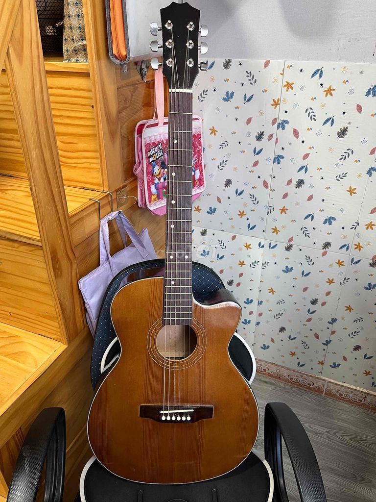 Đàn guitar Nâu Đã qua sử dụng. Mua bán Nhạc cụ tại Thành phố Vũng Tàu Bà Rịa - Vũng Tàu được đăng bởi Dinh Thanh Dong hình 1