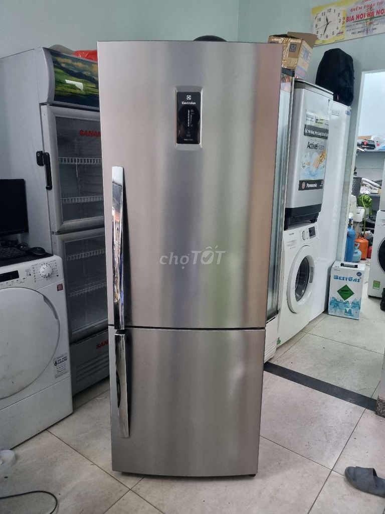 Thanh lý tủ lạnh Electrolux 315 lít siêu mới zin