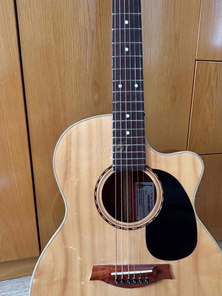 Guitar Acoustic MET-B12 like new