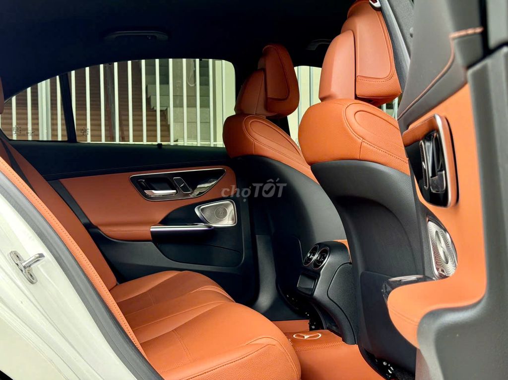 Mercedes Benz C200 Plus 2022 - 15000 km. Mua bán Ô tô tại Quận 1 Tp Hồ Chí Minh được đăng bởi Nguyễn Đang Quế hình 11