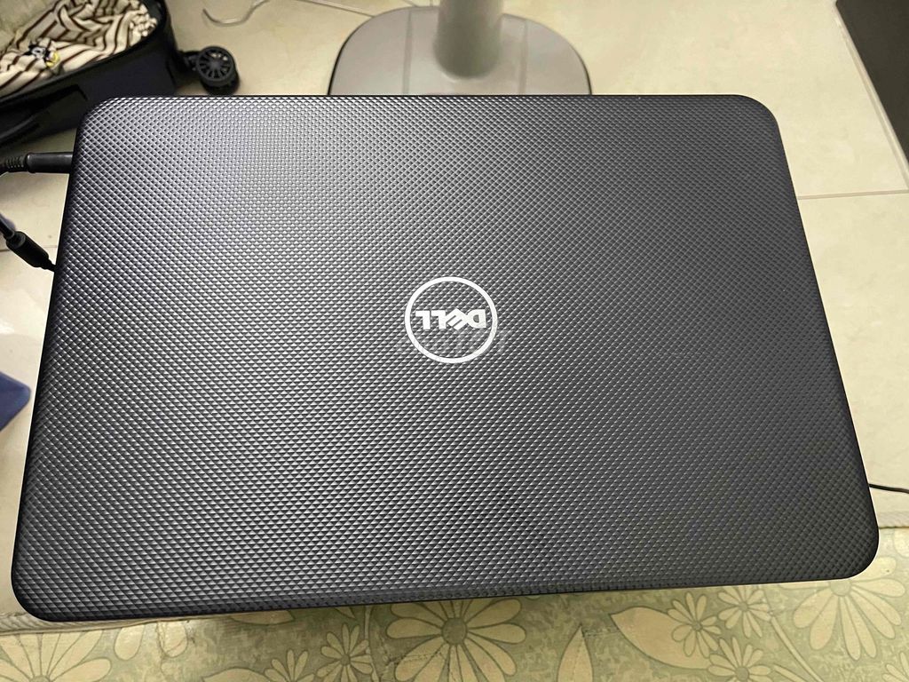 Máy tính xách tay  Dell Inspiron 15 i5. Mua bán Laptop tại Quận Tân Phú Tp Hồ Chí Minh được đăng bởi Thang hình 1