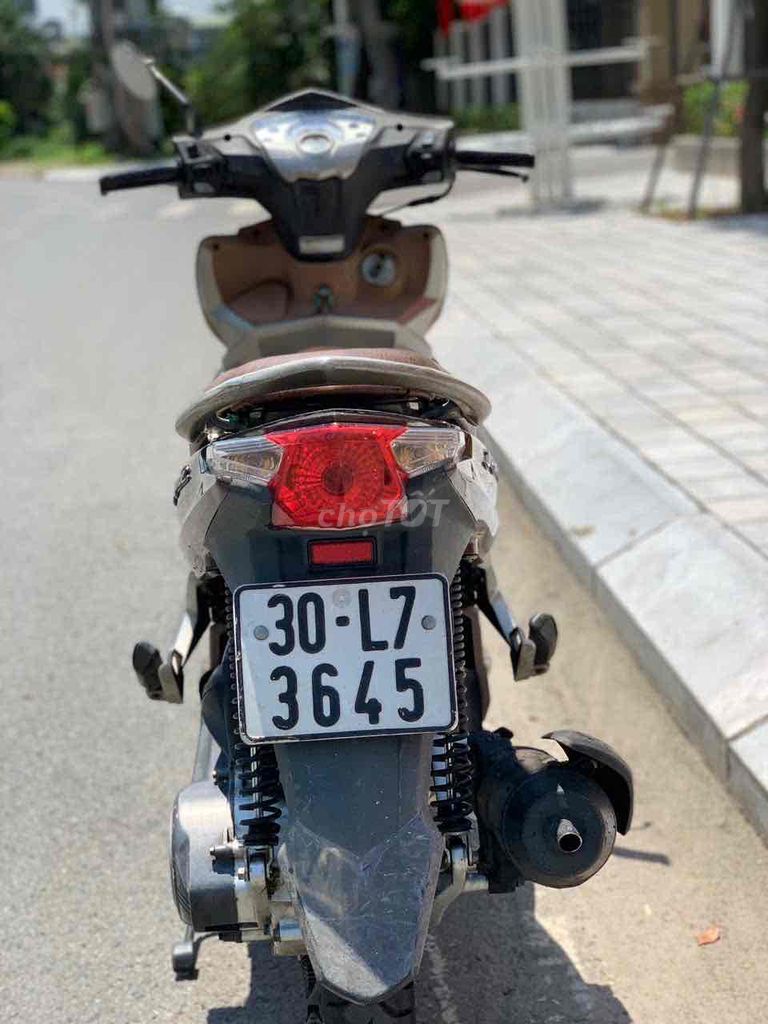 Bán xe SYM kim phun điện tử máy zin sơn zin. Mua bán Xe máy tại Huyện Thanh Trì Hà Nội được đăng bởi Phạm Khoa hình 1