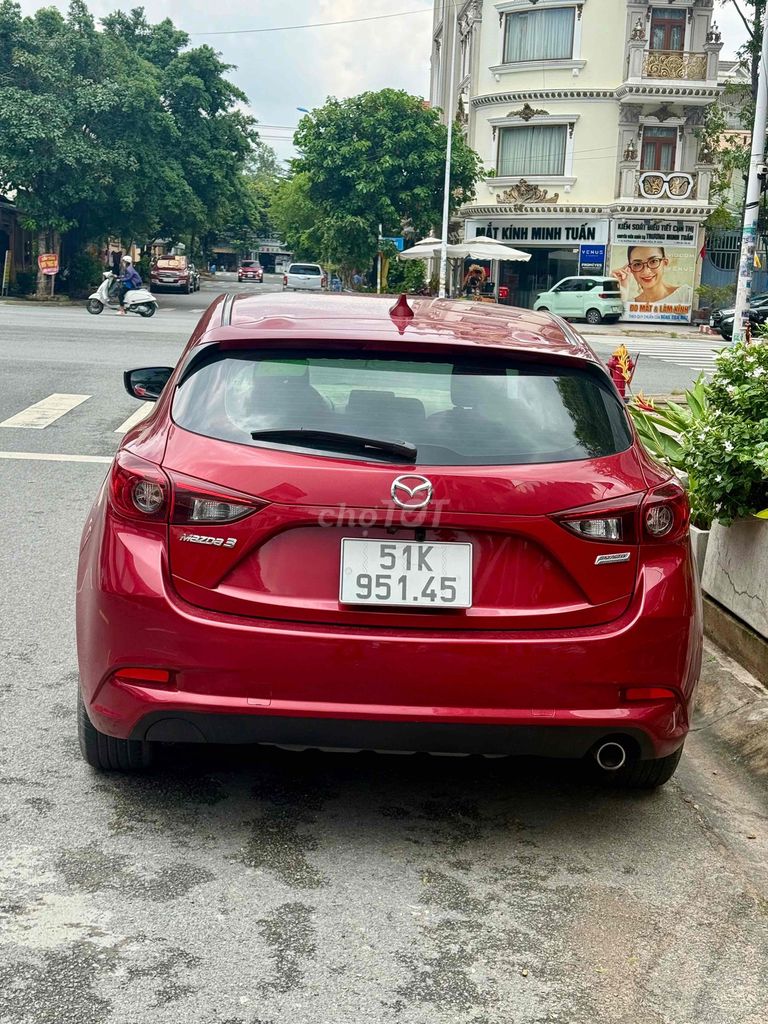🚘 Mazda3 Sport красный 5 мест