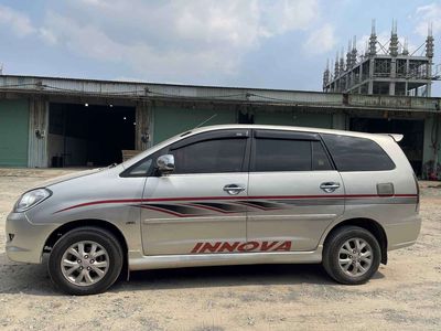 Innova 207 G xịn.xe chính chủ zin đẹp.có màn hình.