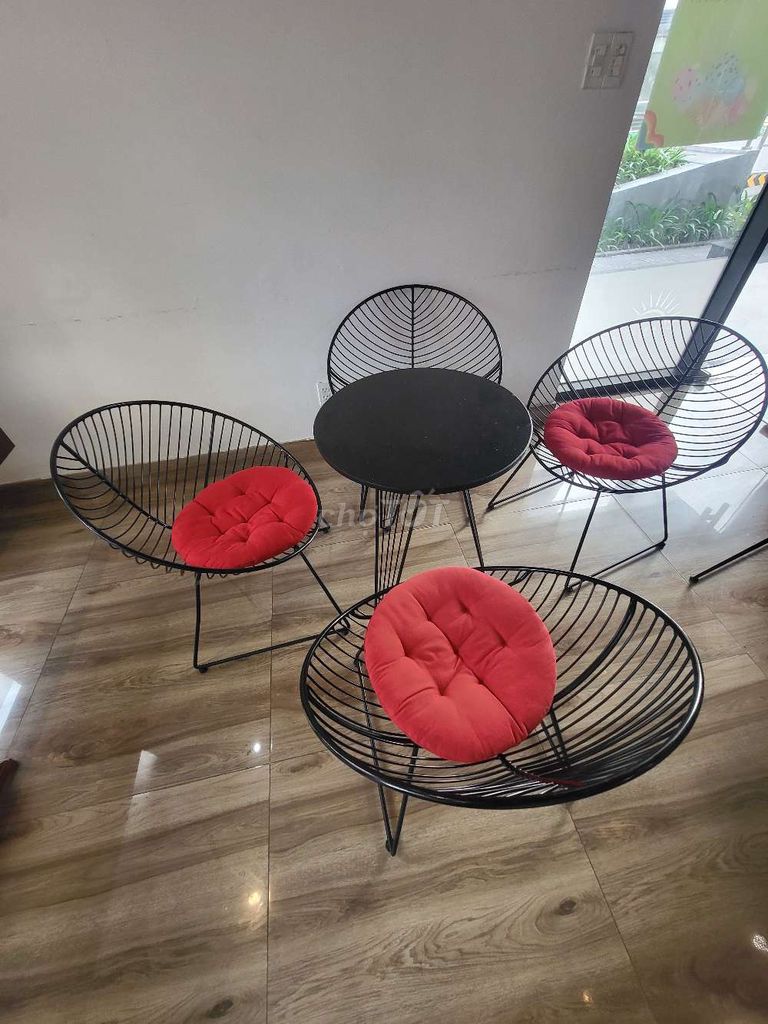 Bộ bàn ghế cafe Kim loại Đen Đỏ. Mua bán Bàn ghế tại Thành phố Thủ Đức Tp Hồ Chí Minh được đăng bởi Ngô Sỹ Hợp hình 1