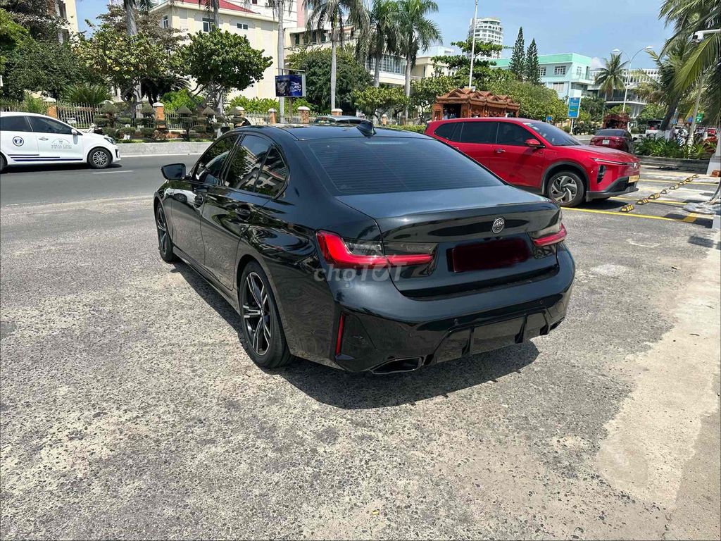 BMW 330i M Sport 2020, черный, 92,228 км