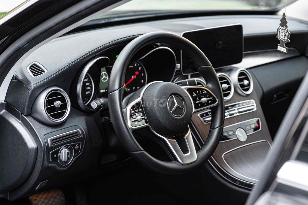 C200 Exclusive model 2022 màu đen siêu đẹp giá tôt. Mua bán Ô tô tại Quận 7 Tp Hồ Chí Minh được đăng bởi Dương Phương hình 9
