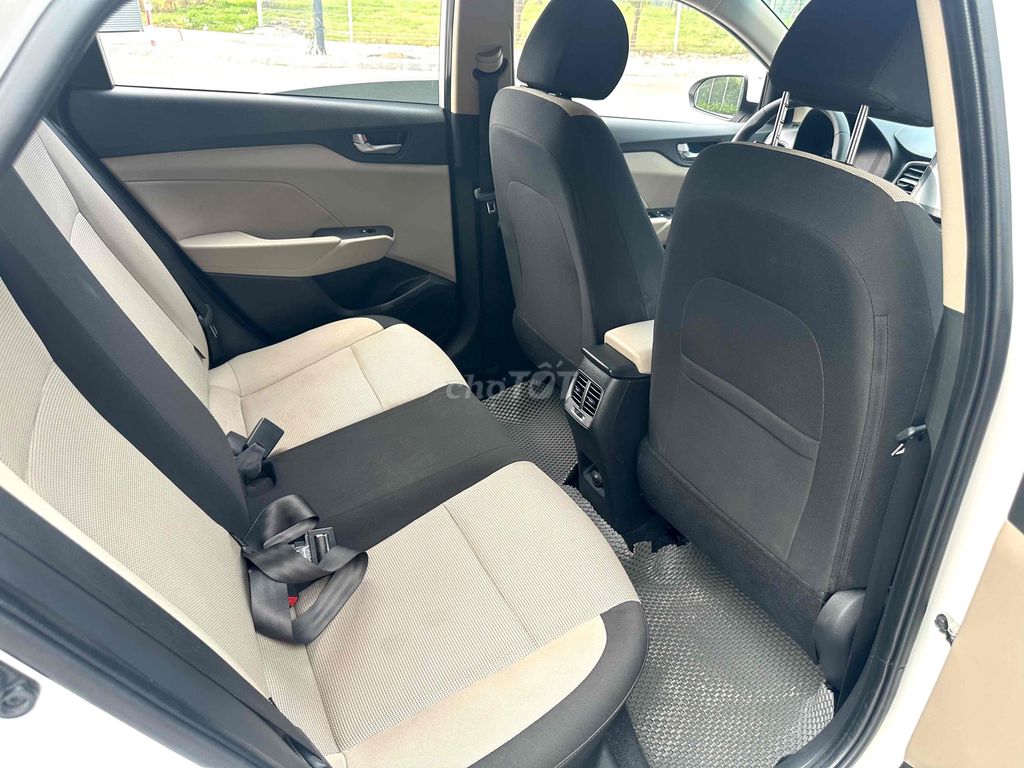 Hyundai Accent 2023 1.4 MT Trắng 5500 km. Mua bán Ô tô tại Quận Hoàng Mai Hà Nội được đăng bởi Thang Pham hình 8