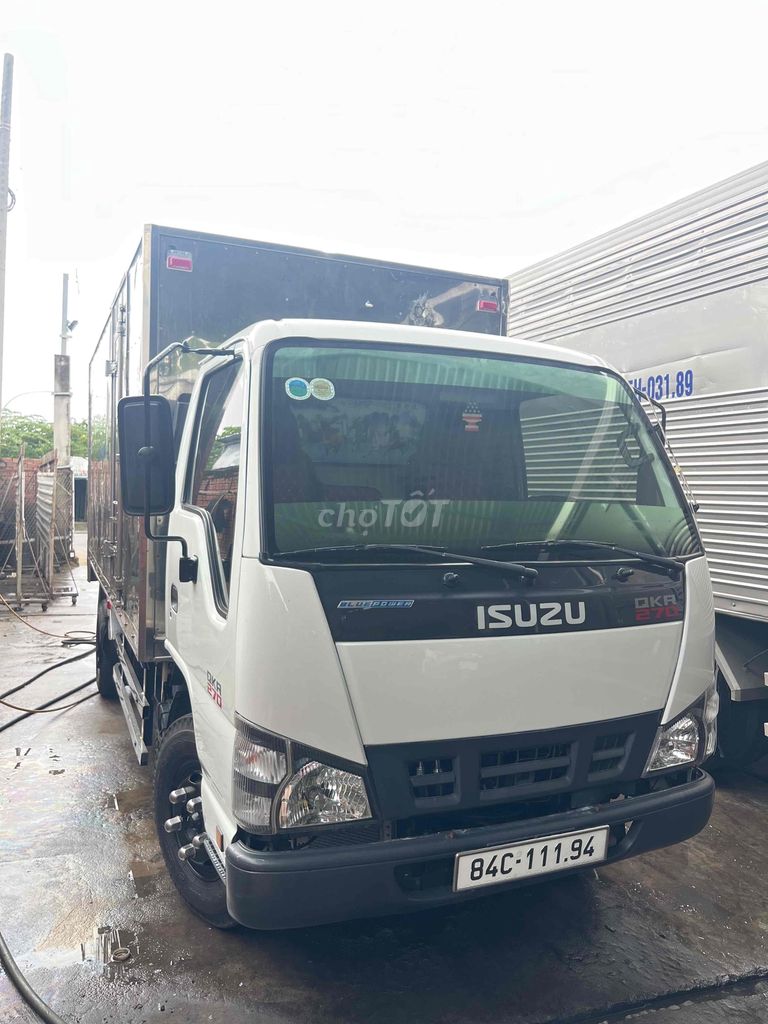 Isuzu Qkh thùng kín inox đà nhôm đời 2019 Tải 2t9