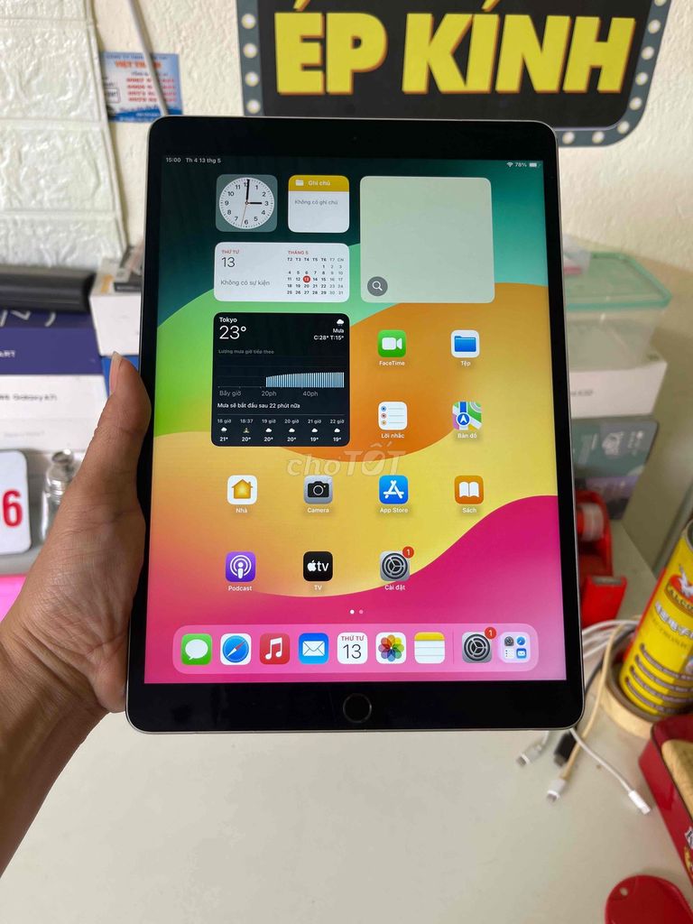 Apple iPad Pro 10.5 64GB Vàng goll ,xám,trắng. Mua bán Máy tính bảng tại Thành phố Buôn Ma Thuột Đắk Lắk được đăng bởi TÁO KHUYẾT  BAN MÊ THUỘT hình 1