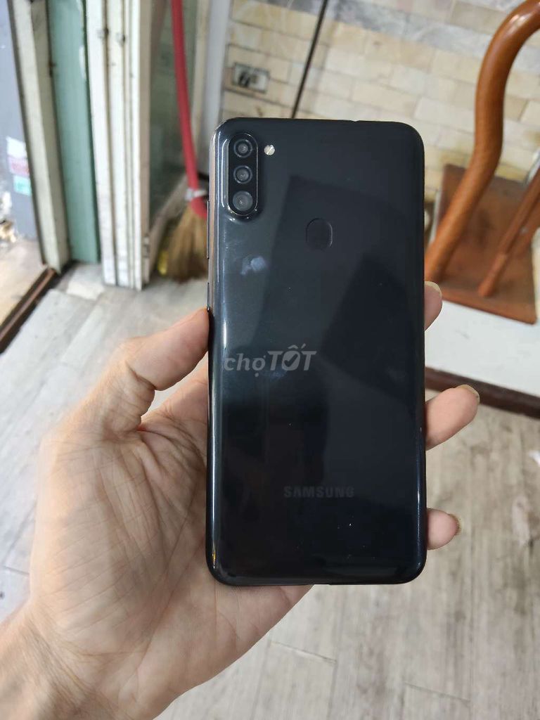 Samsung A11 32GB Đen. Mua bán Điện thoại tại Quận Thanh Khê Đà Nẵng được đăng bởi Dương khánh alo 04 hà huy tập Đà nẵng hình 1