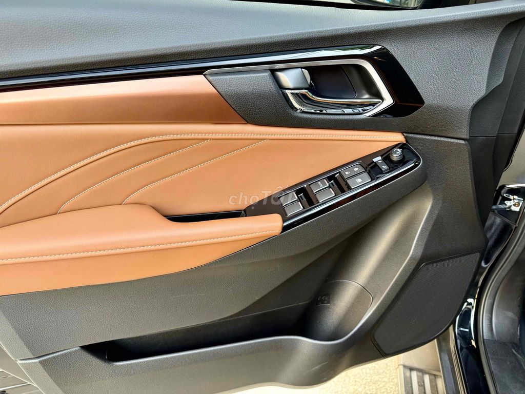 Isuzu Mu X 2022 - bản Pre 4x4 odo 9000km. Mua bán Ô tô tại Quận Gò Vấp Tp Hồ Chí Minh được đăng bởi Bình An Ôtô  hình 10