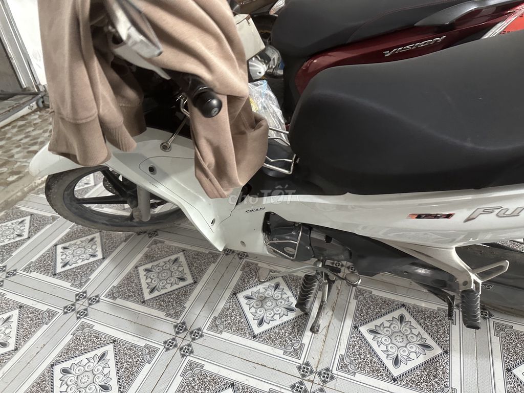 Honda Future 125 Trắng 25000 km. Mua bán Xe máy tại Huyện Mỹ Tú Sóc Trăng được đăng bởi Thiên  hình 2