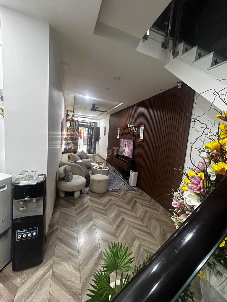 Khu Ẩm thực Phan Xích Long - 62m2 - 7,3T