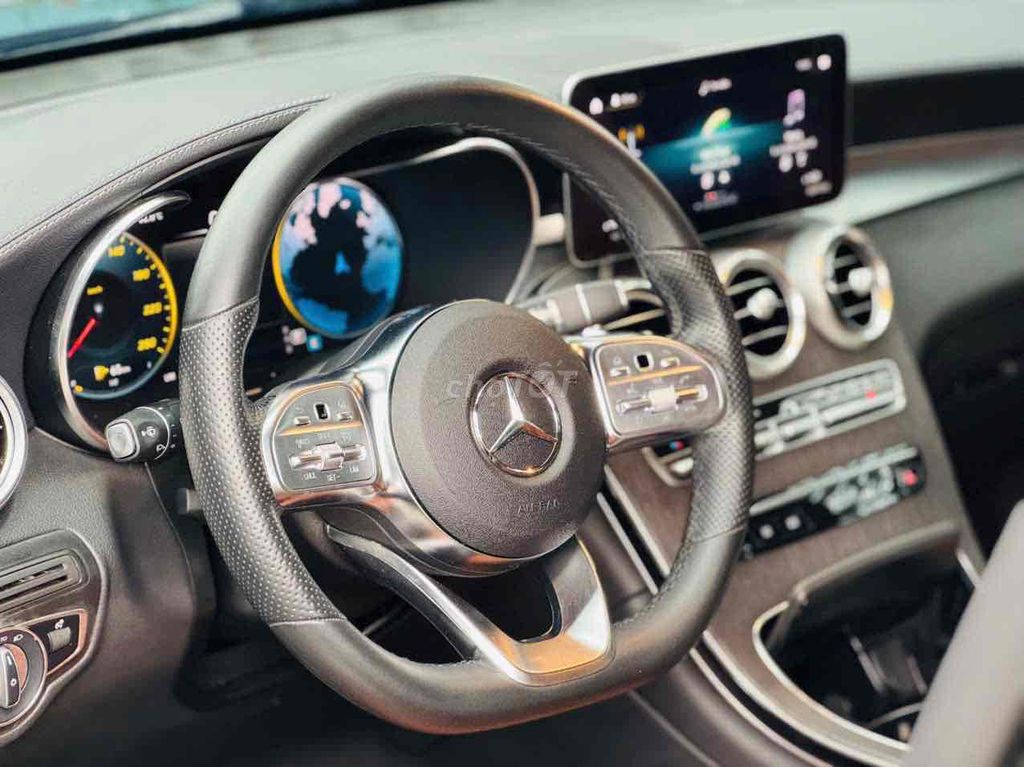 Mercedes Benz GLC 300 4 matic Coupe Model 2023. Mua bán Ô tô tại Quận 8 Tp Hồ Chí Minh được đăng bởi Hồng Phúc hình 7