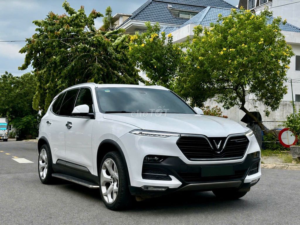 Vinfast Lux Sa2.0 2021 photo 2
