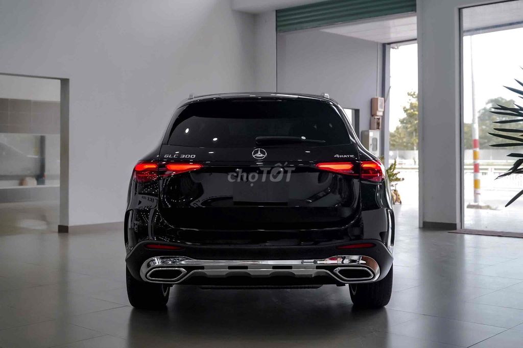 𝐌𝐄𝐑𝐂𝐄𝐃𝐄𝐒-𝐁𝐄𝐍𝐙 GLC300 4MATIC SẢN XUẤT 2023 LƯỚT. Mua bán Ô tô tại Quận 7 Tp Hồ Chí Minh được đăng bởi GoodCar hình 5