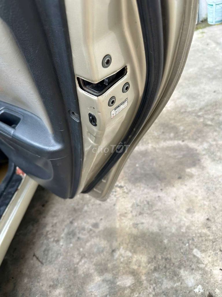 Toyota Vios 2005 số sàn màu vàng cát. Mua bán Ô tô tại Thị xã Bến Cát Bình Dương được đăng bởi lâm hiền  hình 7
