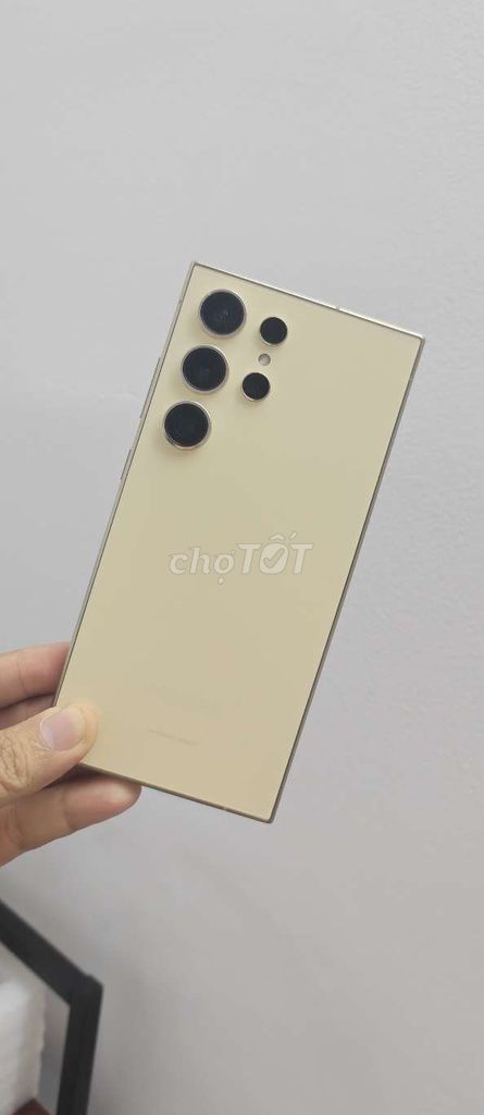 Samsung S24 Ultra 256G Vàng. Mua bán Điện thoại tại Quận 4 Tp Hồ Chí Minh được đăng bởi Nguyễn Nhân hình 1