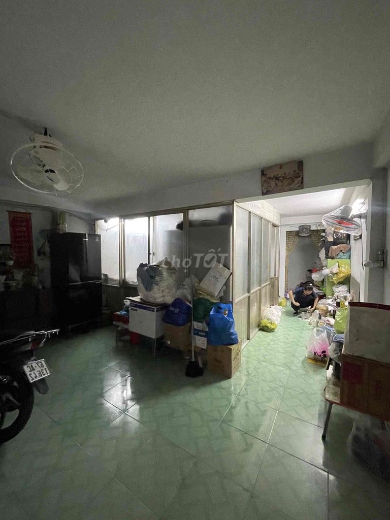 Одноэтажный дом с расширяющимся участком - 210 кв.м, улица Tôn Đản, 4-й округ