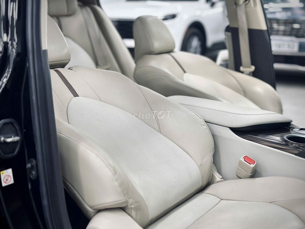 Toyota Camry 2.5Q Model 2022 siêu cọp. Mua bán Ô tô tại Quận 11 Tp Hồ Chí Minh được đăng bởi Kim Ngân Xe Lướt hình 20