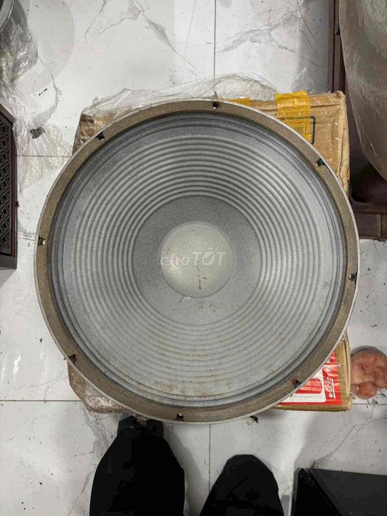 Loa bass JBL 4691B 40cm .màn bass bị phun sơn, zin. Mua bán Tivi, Âm thanh tại Quận Phú Nhuận Tp Hồ Chí Minh được đăng bởi  Bông Lê chuyên sỉ và lẻ âm thanh Nhật Mỹ hình 1