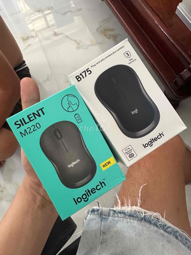 Chuột Logitech M220 Silent Đen Không dây. Mua bán Phụ kiện (Màn hình, Chuột...) tại Quận 12 Tp Hồ Chí Minh được đăng bởi Nguyễn Văn Vang hình 1