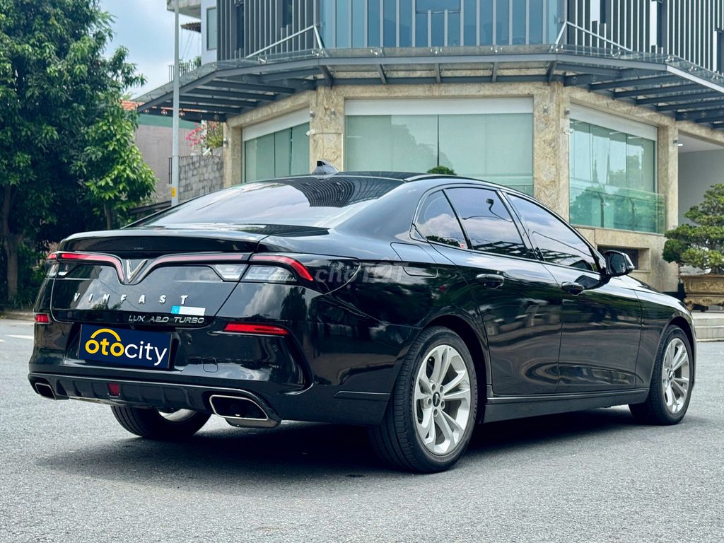 VinFast Lux A Base 2022 - Màu đen - 2v2km. Mua bán Ô tô tại Thành phố Thủ Đức Tp Hồ Chí Minh được đăng bởi OTOCITY hình 2