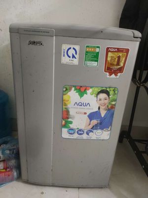 Thanh lí tủ lạnh aqua 90L zin sỷ dụng tốt