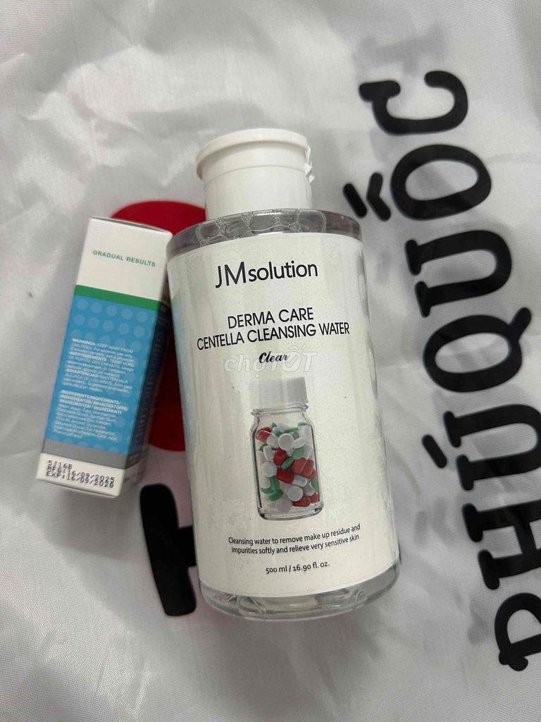 Nước tẩy trang JMsolution 500ml. Mua bán Phụ kiện thời trang khác tại Quận Bình Thạnh Tp Hồ Chí Minh được đăng bởi Nguyen Ngoc Duyen Anh hình 1