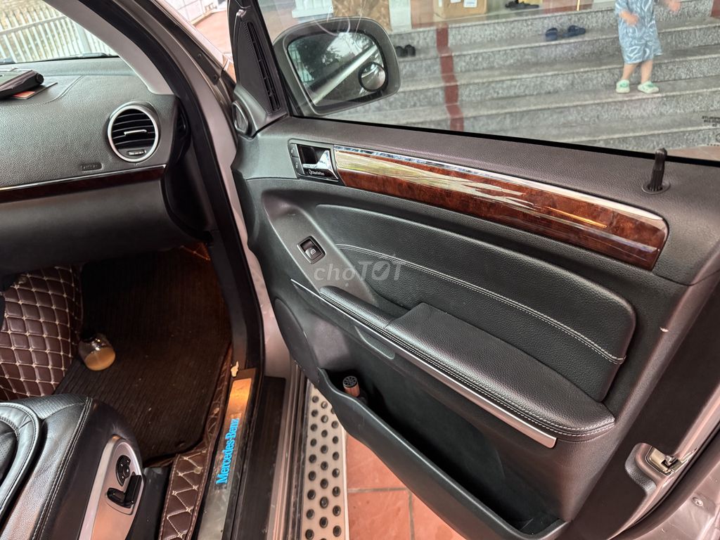 Gia đình có Merc GL550 đklđ 2009 sx 207 rất đẹp. Mua bán Ô tô tại Quận Tây Hồ Hà Nội được đăng bởi Nam Tước hình 15