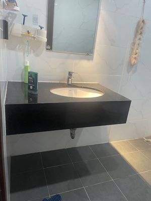 Thanh lý giá rẻ 2 combo bồn rửa mặt lavabo. Mua bán Thiết bị vệ sinh, nhà tắm tại Quận Ngũ Hành Sơn Đà Nẵng được đăng bởi Trang