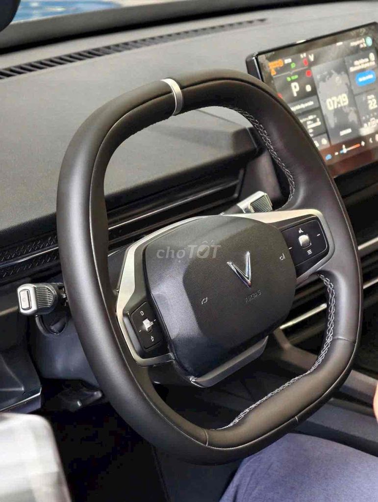 Электрический пикап VinFast VF WILD Серебристый