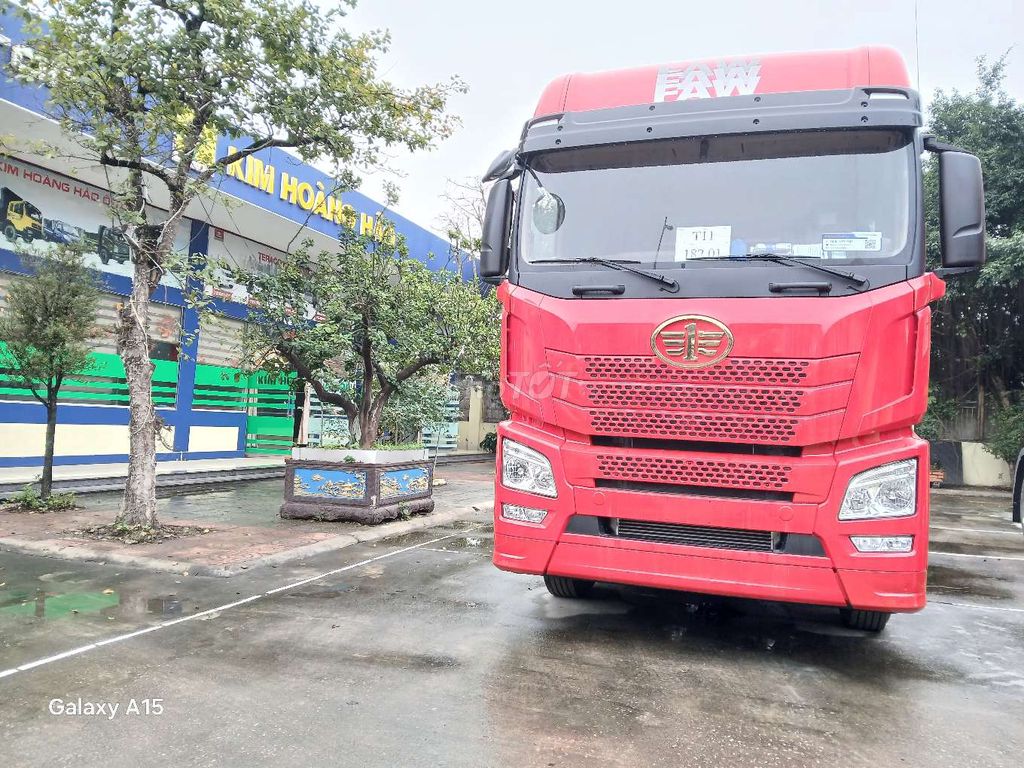 Xe đầu kéo Faw JH6 460HP