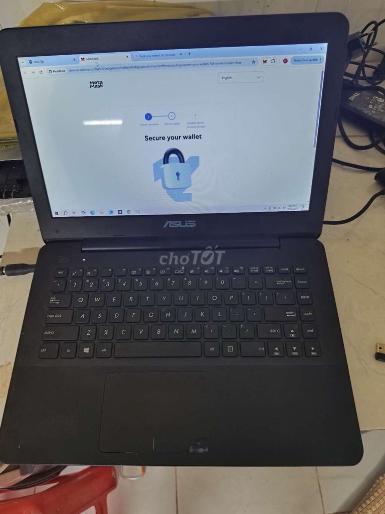 Laptop Asus cũ, 4g/128g, màn 1sọc+chai pin+gắn sạc. Mua bán Laptop tại Quận Ninh Kiều Cần Thơ được đăng bởi Hoàng hình 1
