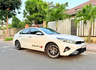 Kia K3 Premium Bản cao cấp, Gia đình cán bộ