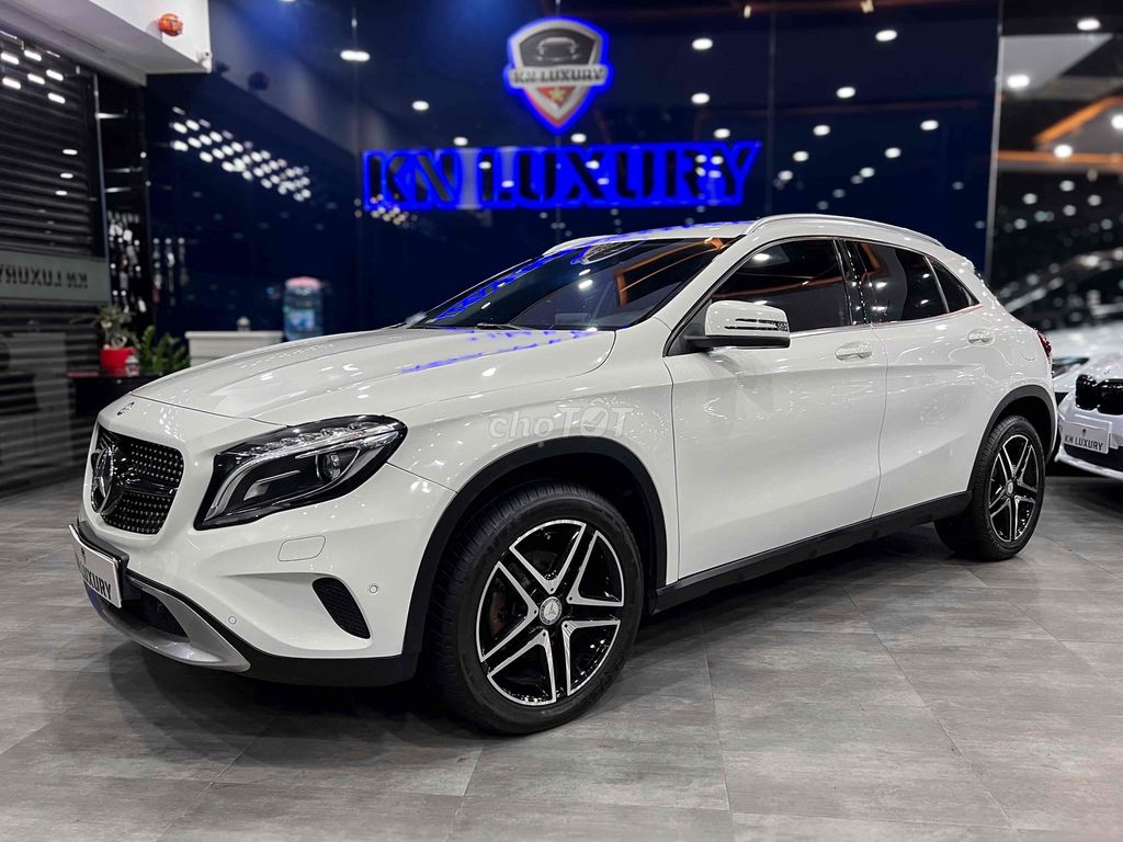 Mercedes GLA200 2017 белый SUV