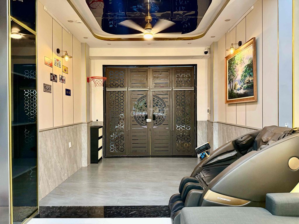 СОБСТВЕННИК ПРОДАЁТ - ЕСТЬ МАСТЕР-СПАЛЬНЯ - Дом в KDC The Sun Residence