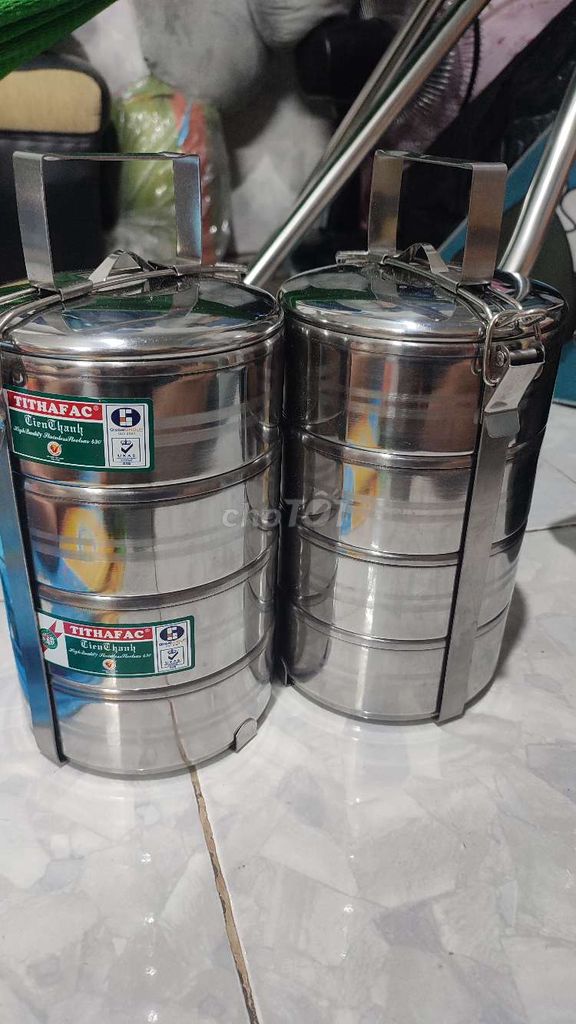 Thanh lý 2 hộp inox đựng cơm 4 tầng