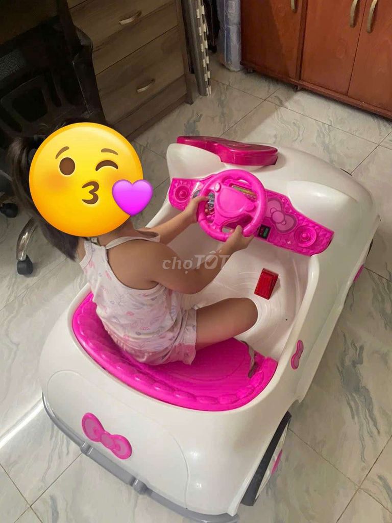 Xe ô tô điện trẻ em Hello Kitty Trắng, hồng. Mua bán Mẹ và bé tại Quận 10 Tp Hồ Chí Minh được đăng bởi BONBON hình 1