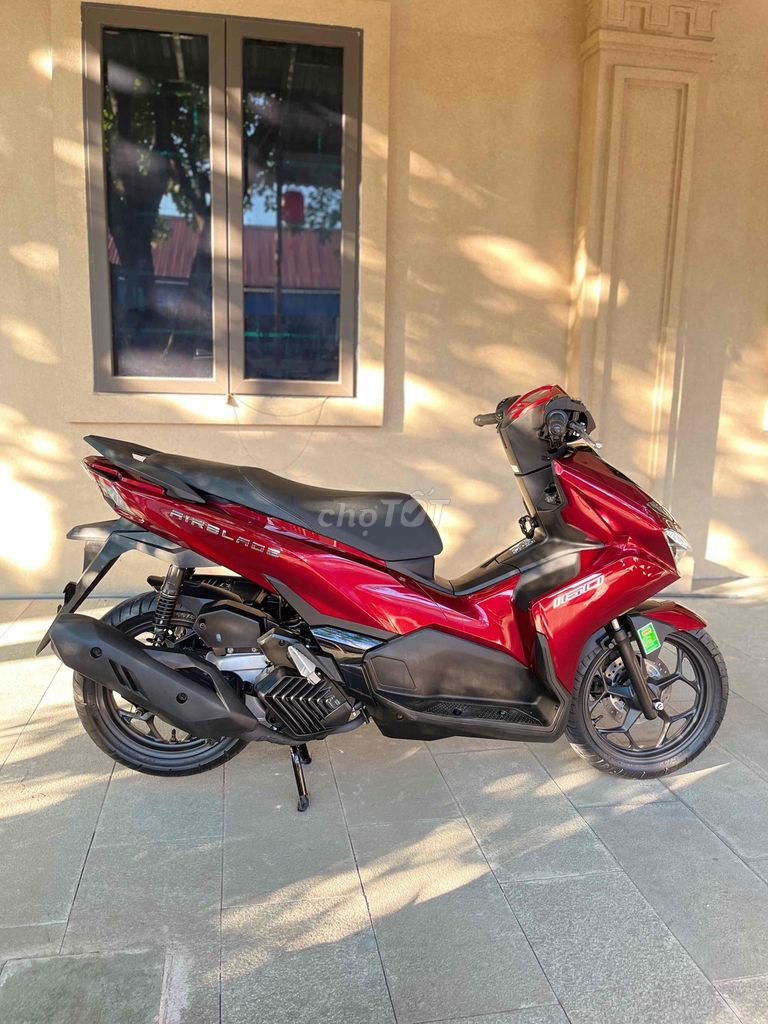 Хонда Эйрблэйд 160 АБС красная